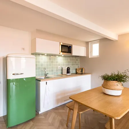 Spacieux T3 Neuf Climatise - Centre *