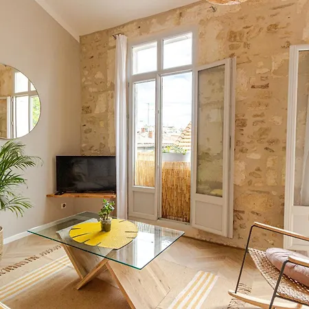 Spacieux T3 Neuf Climatise - Centre *